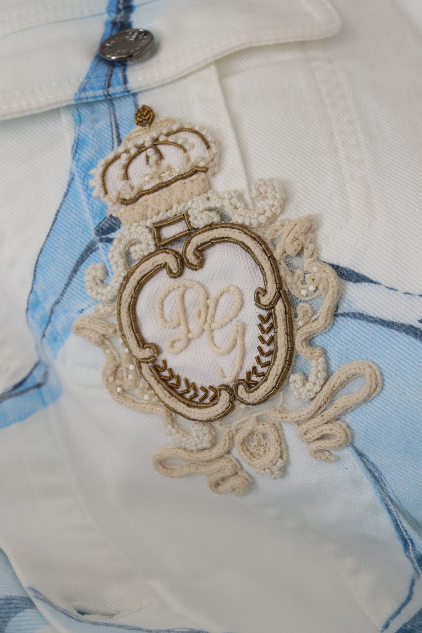 Dolce & Gabbana – Weiße Jeansjacke aus Baumwolle mit Logostickerei