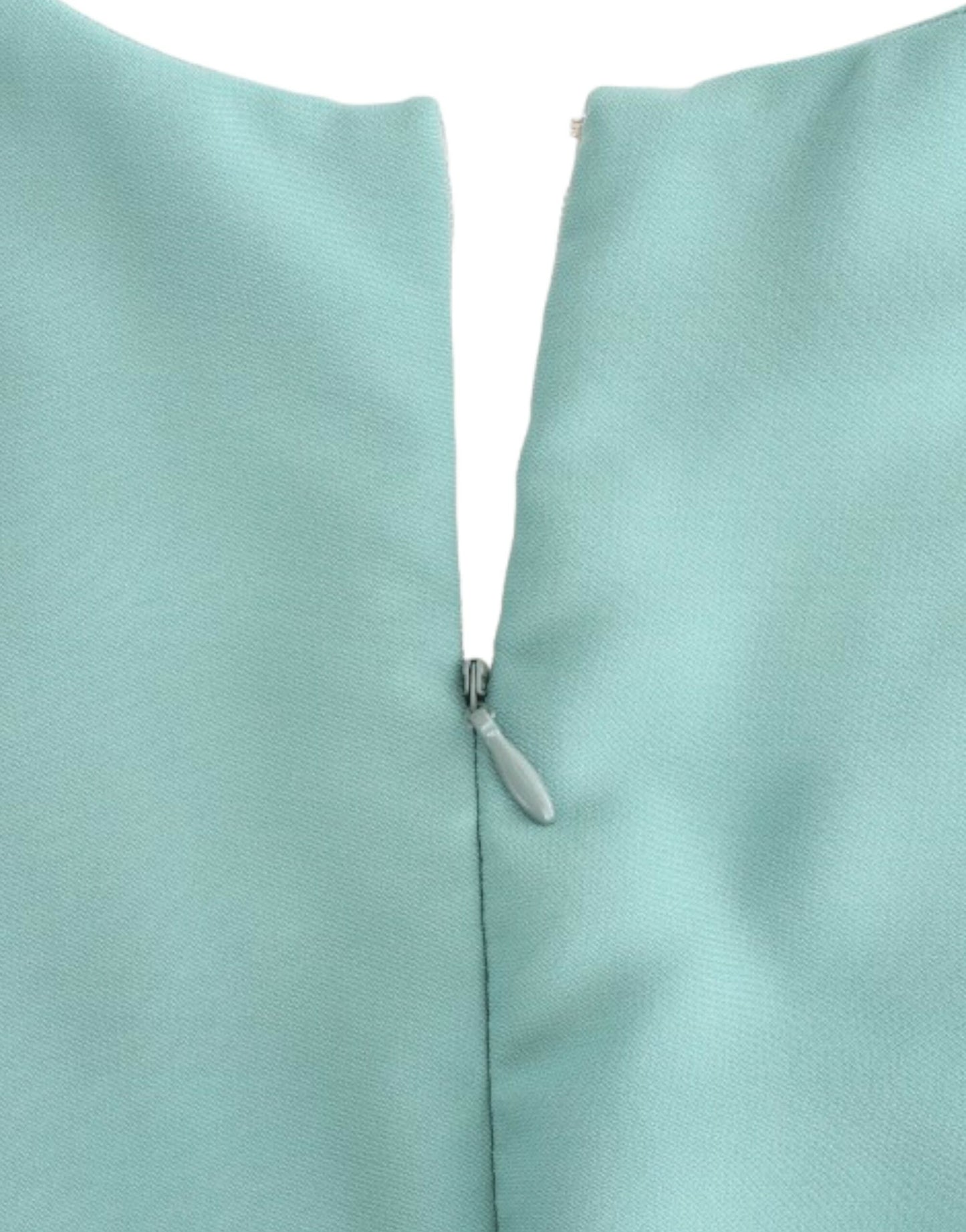 Costume National – Grünes Etuikleid mit 3/4-Ärmeln