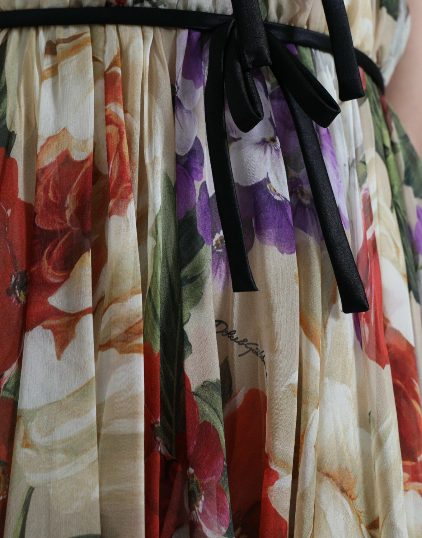 Dolce & Gabbana Beiges ärmelloses Minikleid in A-Linie mit Blumenmuster