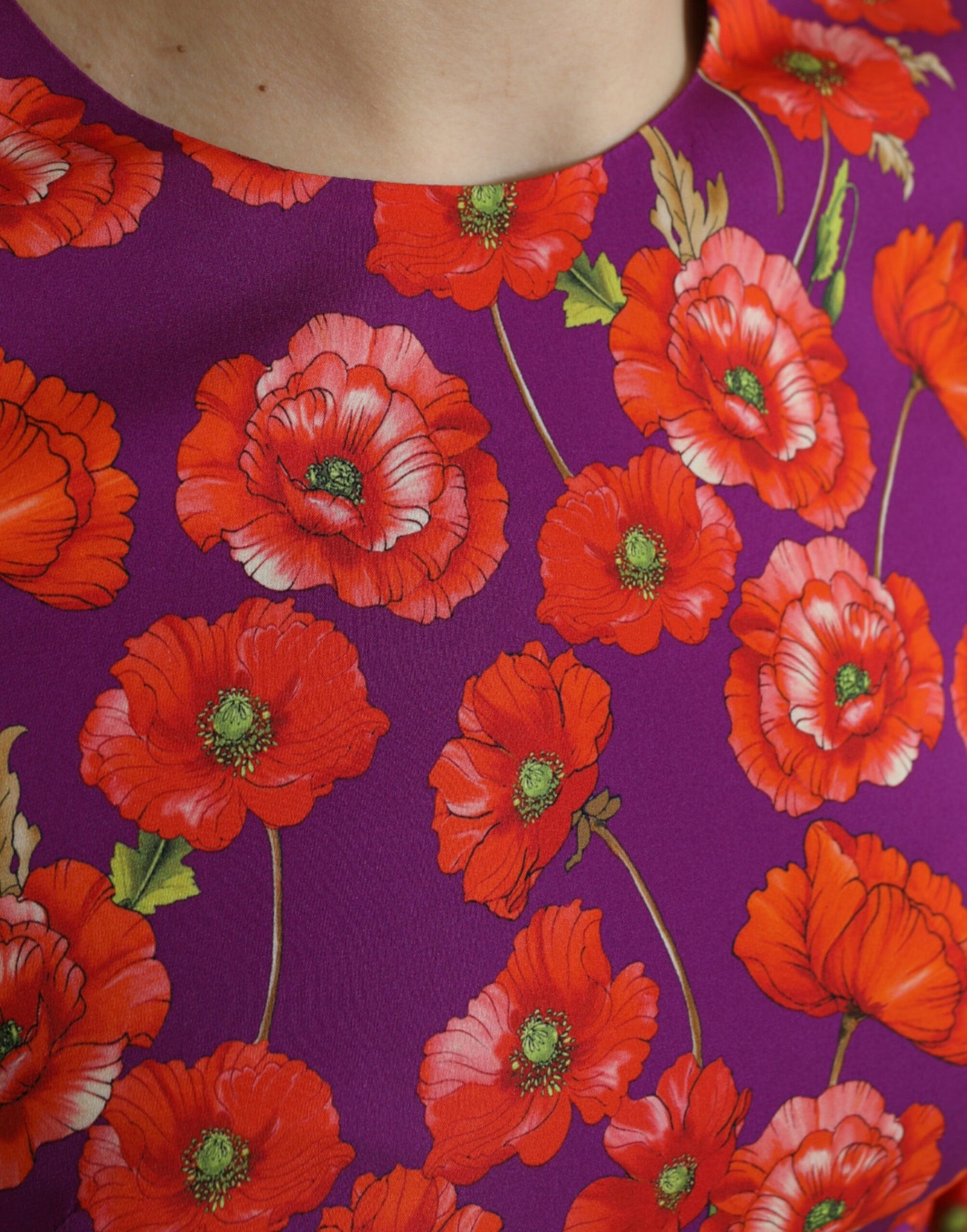 Dolce & Gabbana – Etuikleid mit mehrfarbigem Blumen- und Mohndruck