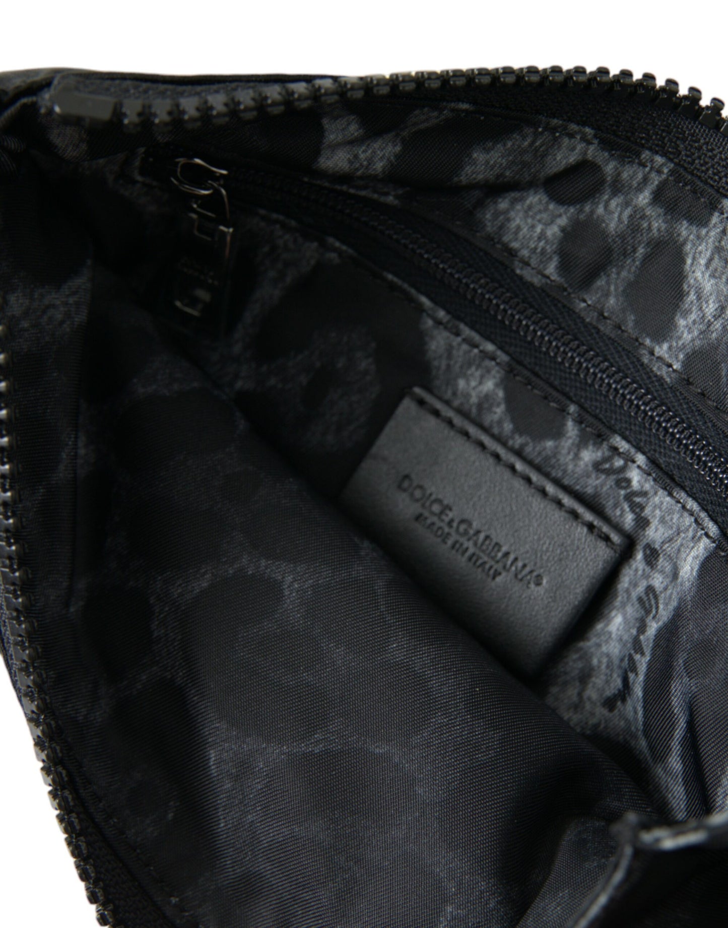Dolce & Gabbana – Schwarze Clutch mit Schlüsselanhänger und Logo-Plakette aus Nylon