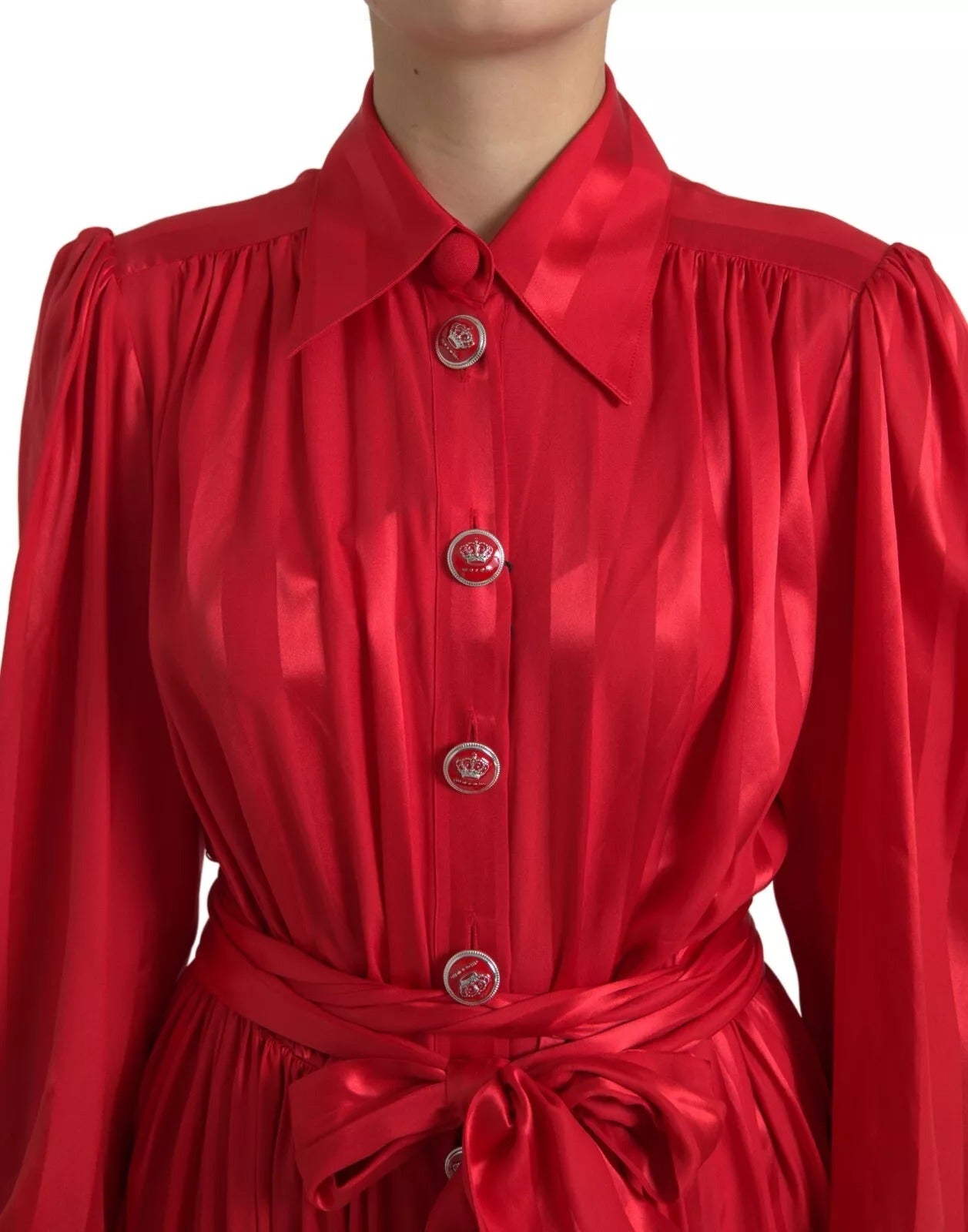 Dolce & Gabbana – Rotes Midikleid aus Satinseide mit Knopfleiste und Gürtel