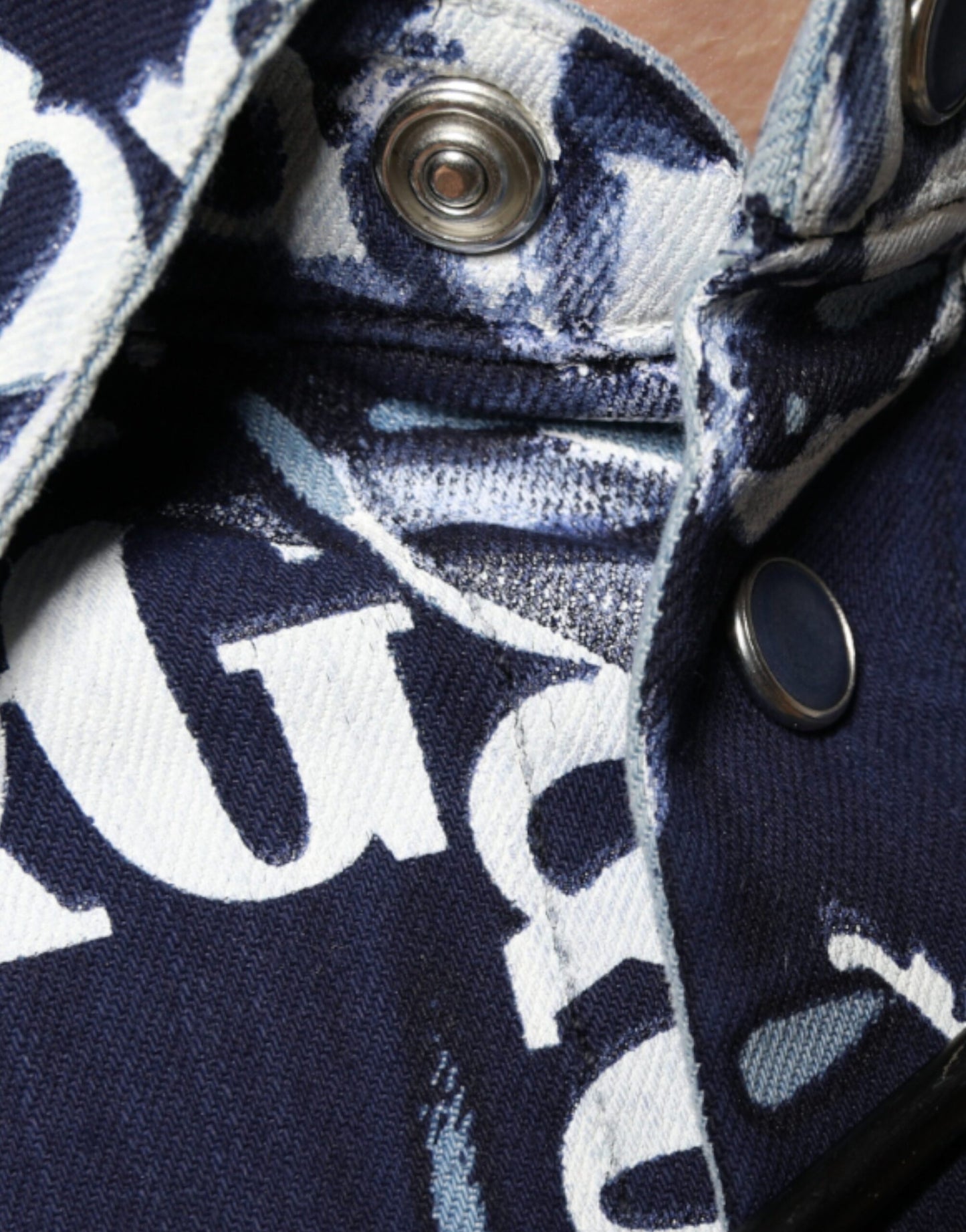 Dolce & Gabbana – Slim Fit-Baumwollhemd mit blauem Kronen-Logo-Print