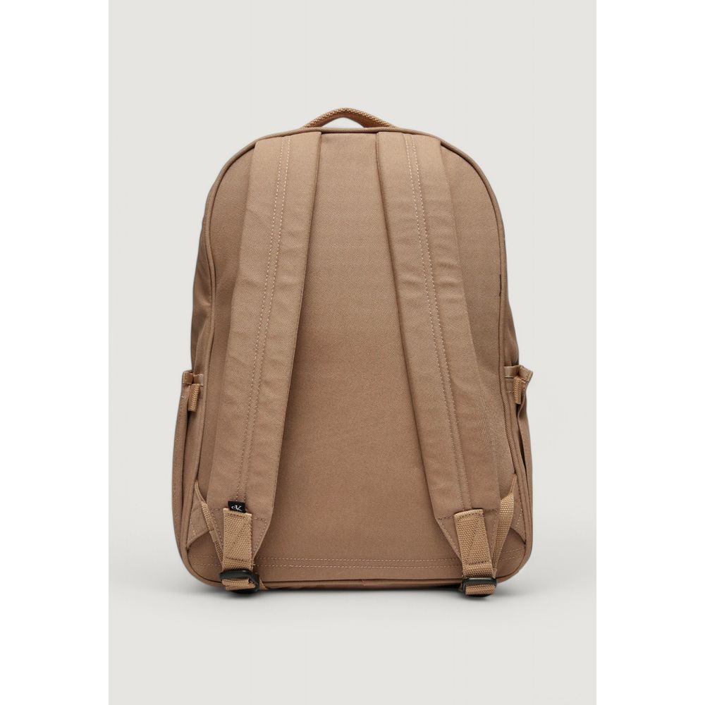 Calvin Klein Jeans – Beigefarbener Rucksack aus recyceltem Polyester
