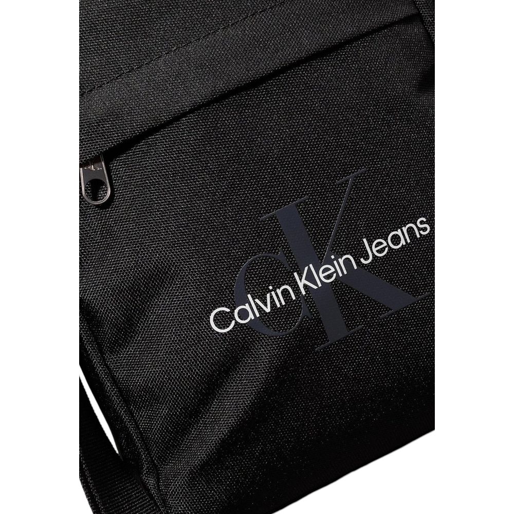 Calvin Klein Jeans – Schwarze Messenger-Tasche aus recyceltem Polyester