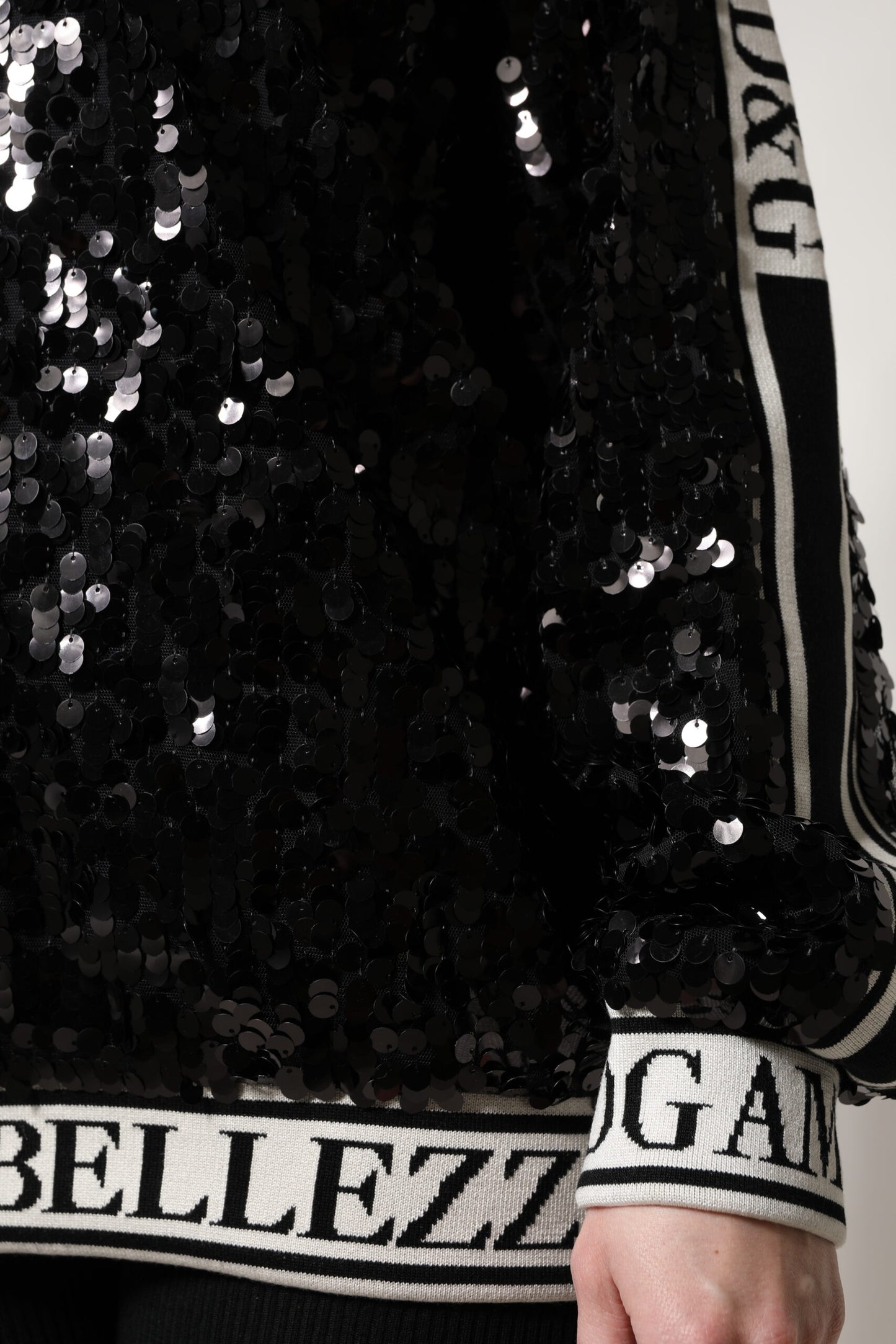 Dolce & Gabbana – Schwarzer Pullover mit Pailletten „DG Queen“