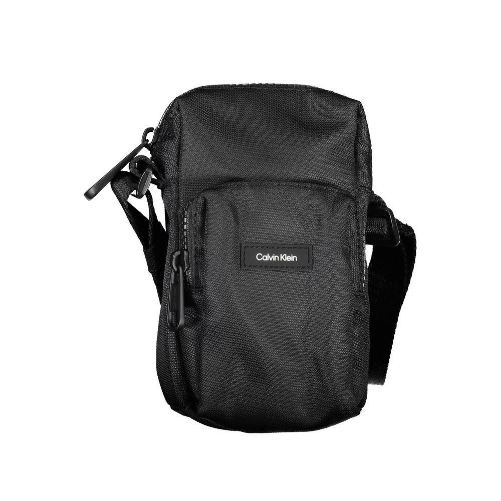 Calvin Klein – Elegante schwarze Umhängetasche mit schicken Details