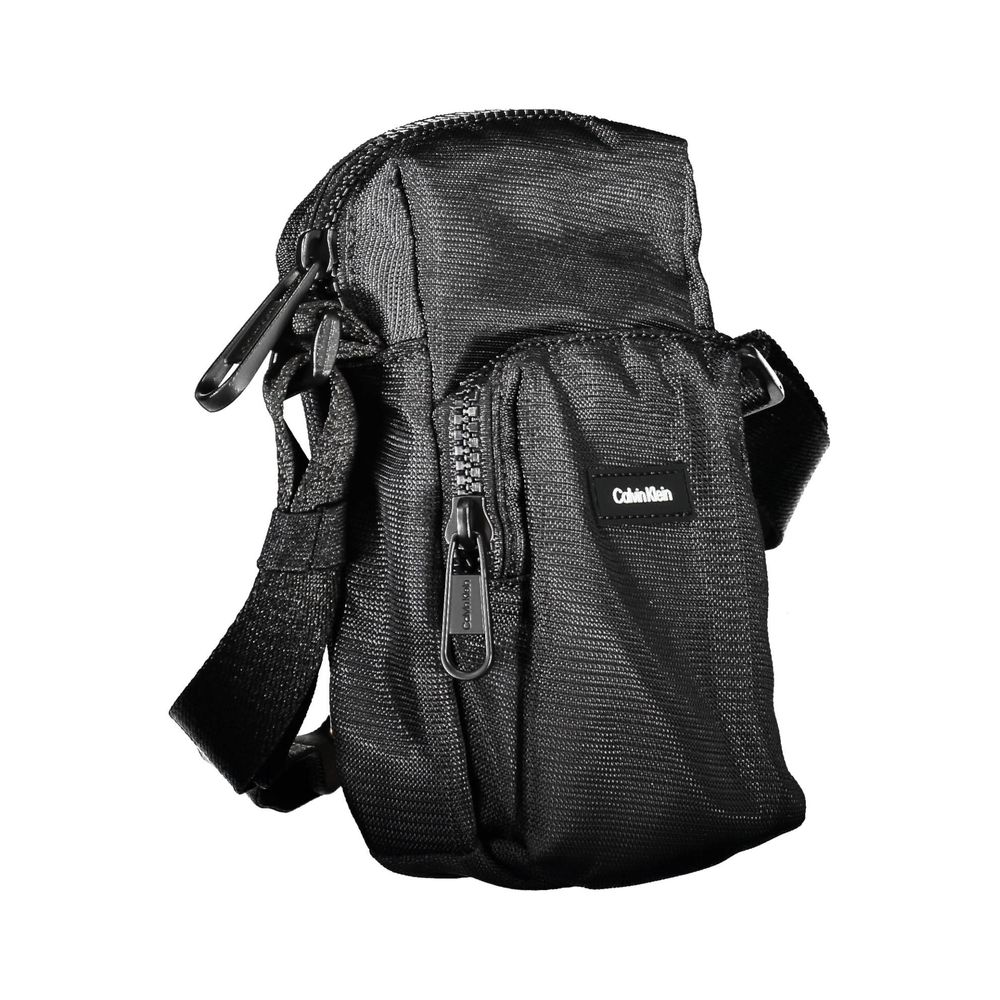 Calvin Klein – Elegante schwarze Umhängetasche mit schicken Details