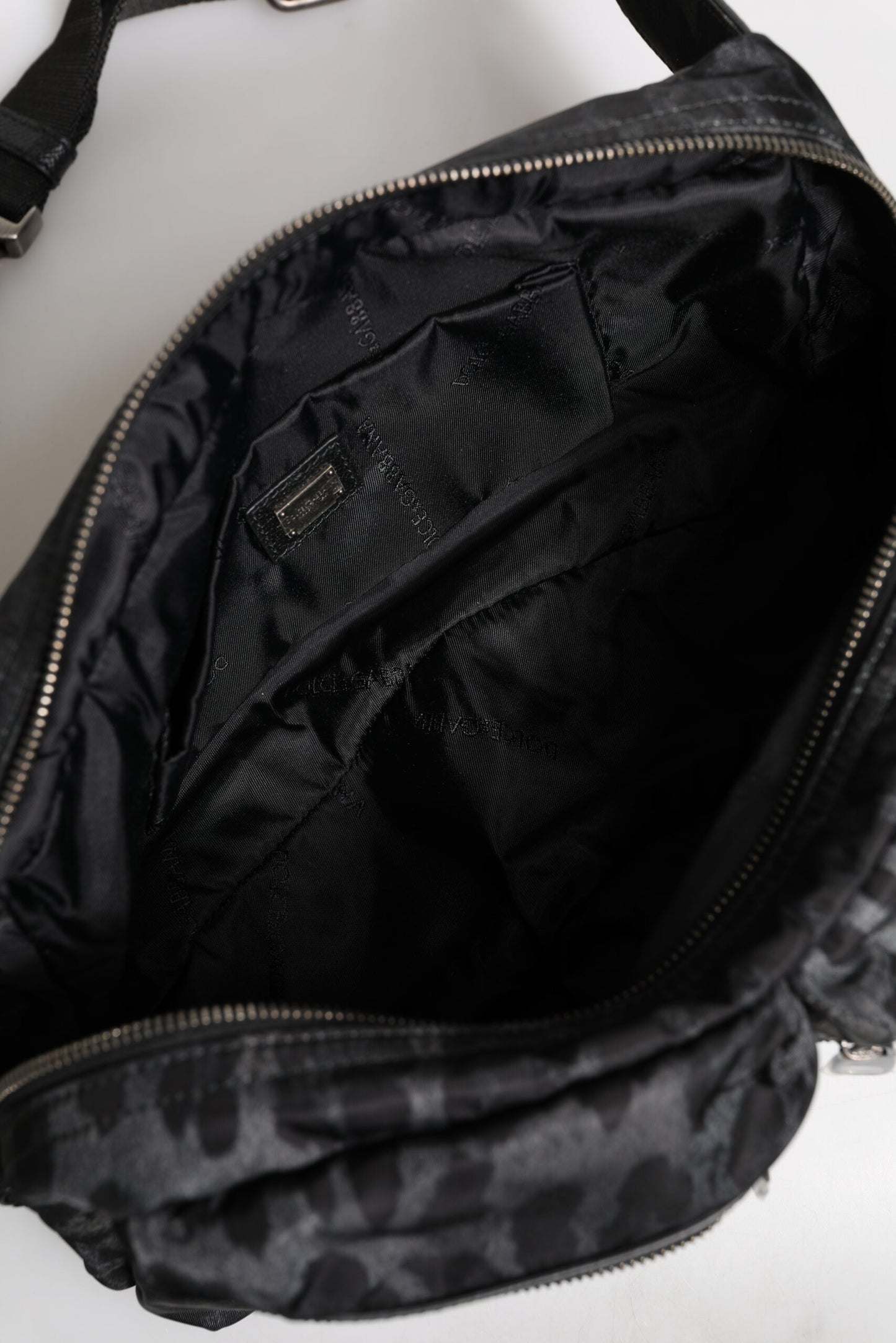 Dolce & Gabbana – Gürteltasche mit DG-Logo und Leopardenmuster in Schwarz und Grau