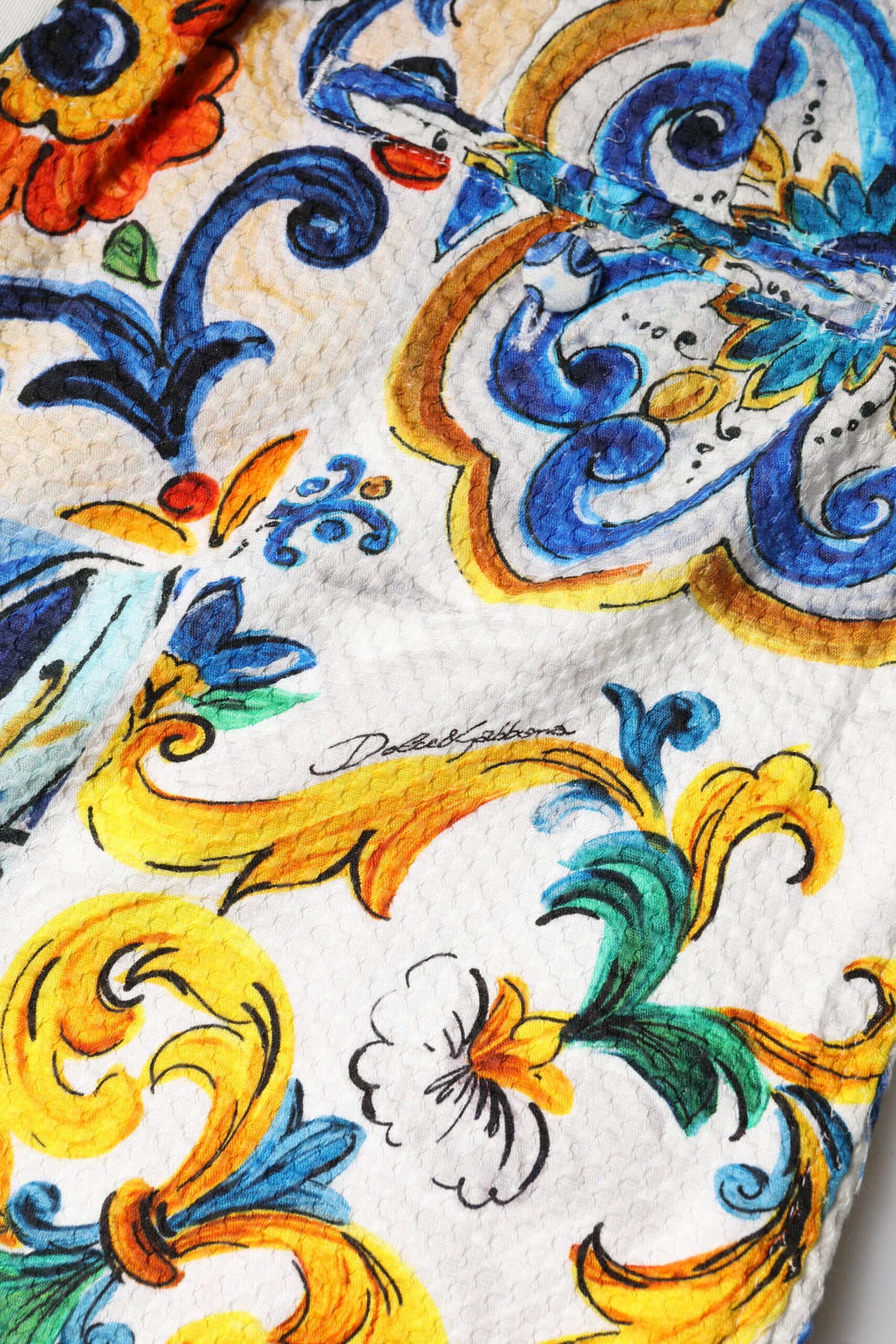 Dolce & Gabbana – Shorts mit mehrfarbigem Majolika-Print und hoher Taille