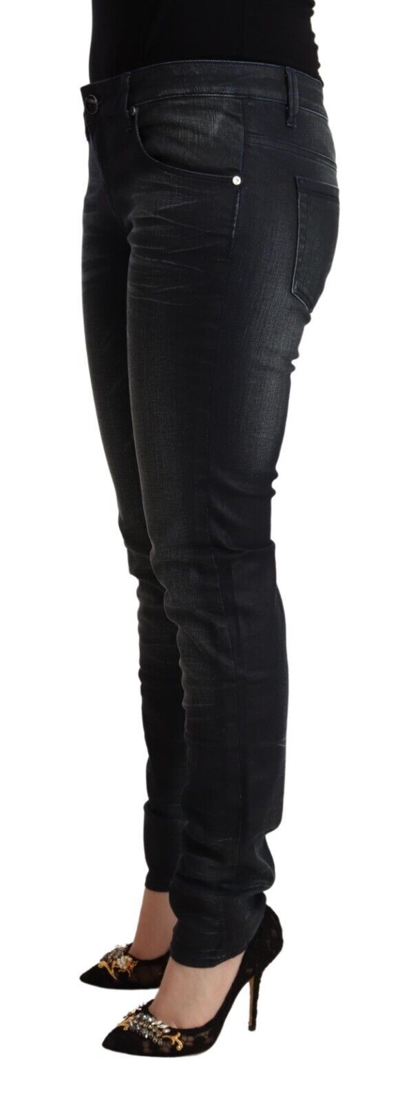 Acht – Niedrig taillierte Slim-Fit-Jeans aus gewaschener Baumwolle in Schwarz
