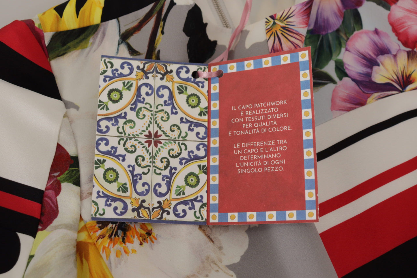 Dolce &amp; Gabbana – Mehrfarbiges Etuikleid aus Charmeuse mit Blumenmuster und Jquard-Muster
