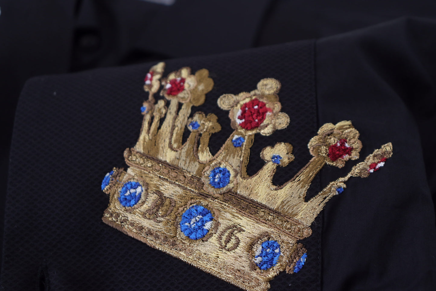 Dolce &amp; Gabbana – Slim Fit – Formelles Hemd mit schwarzer und goldener Krone