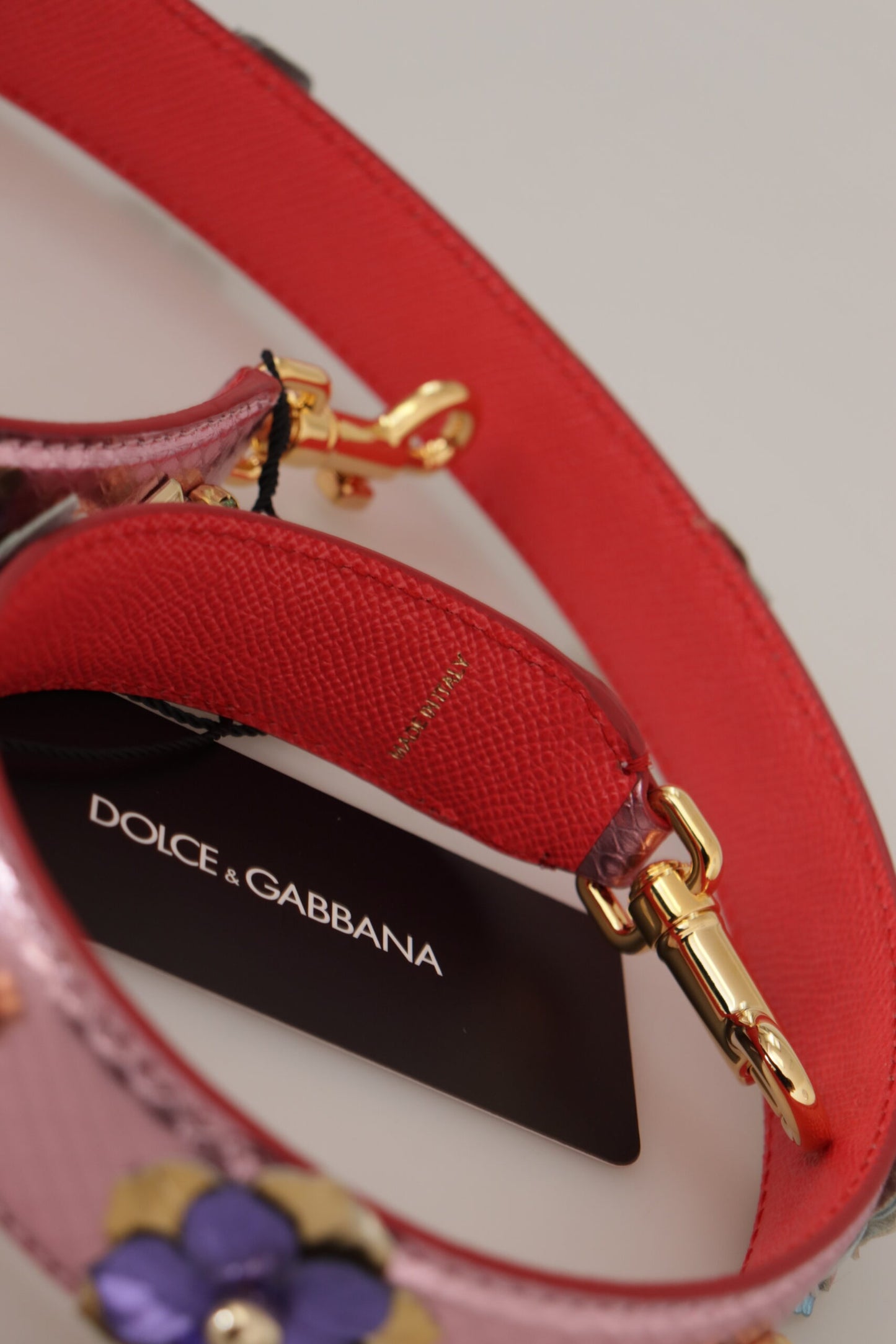 Dolce &amp; Gabbana – Schultergurt aus metallischem rosa Leder mit Nieten