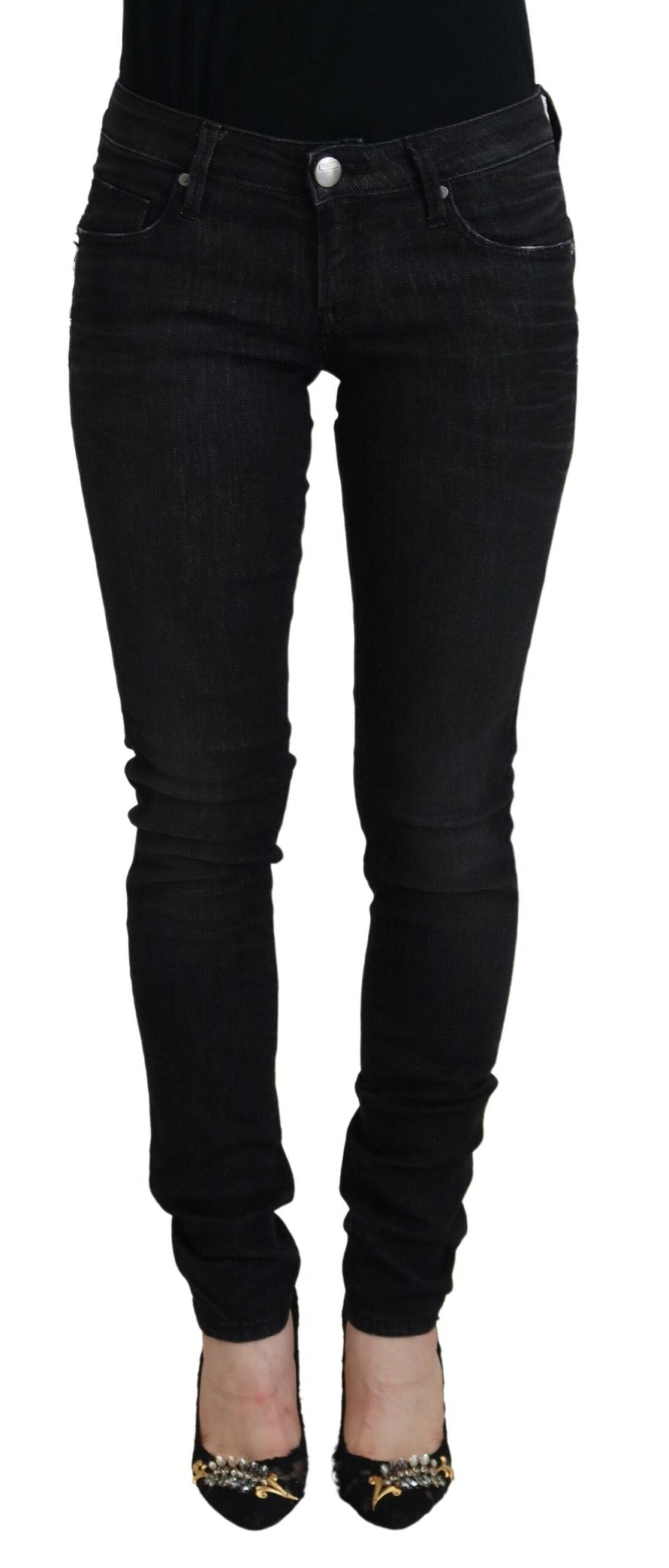 Acht Schwarze Slim Fit Damen Jeans aus Baumwolle
