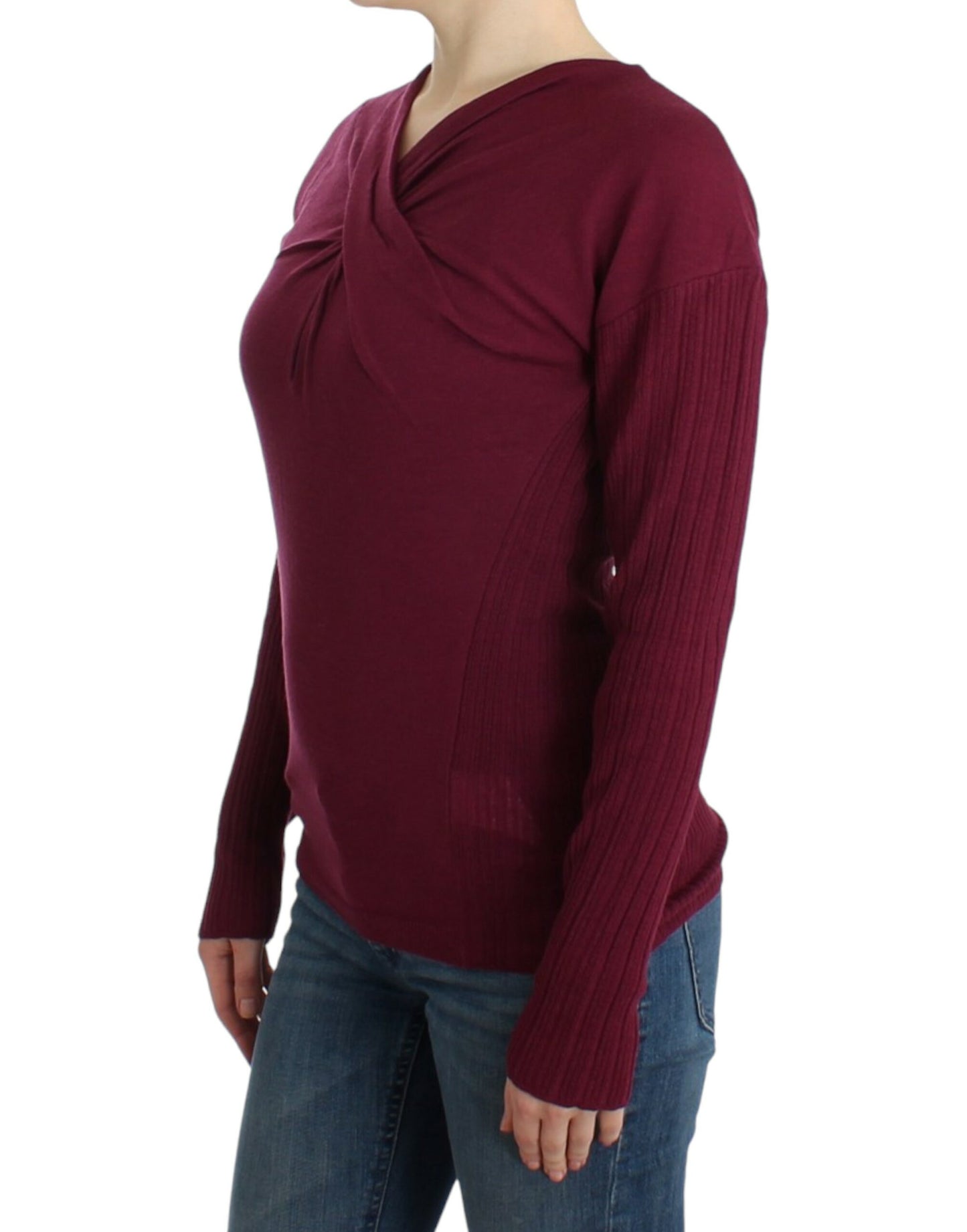 Lila Strickpullover aus Wolle mit Pferden