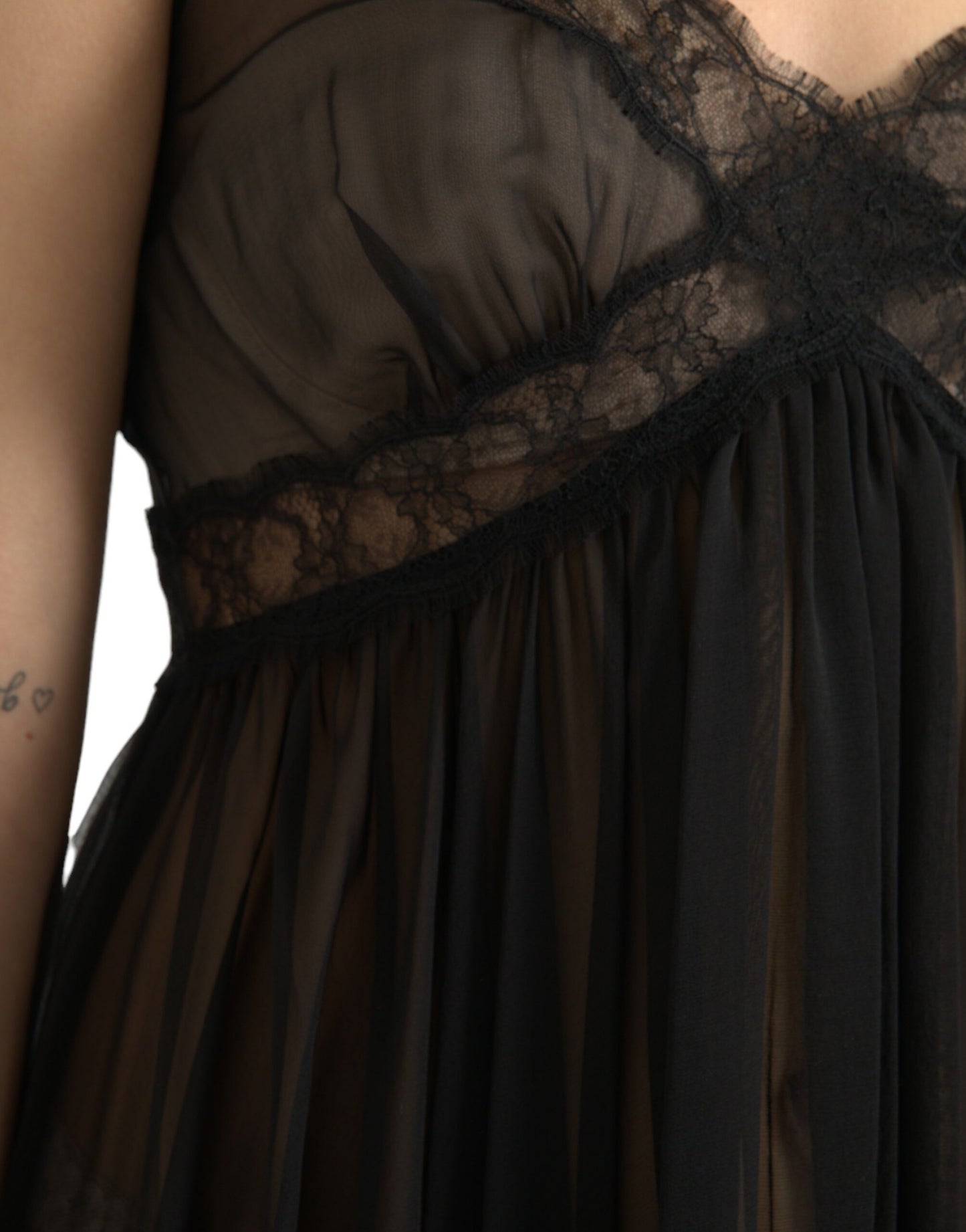 Dolce &amp; Gabbana – Schwarzes Minikleid aus Seidenchiffon mit plissierter Spitze