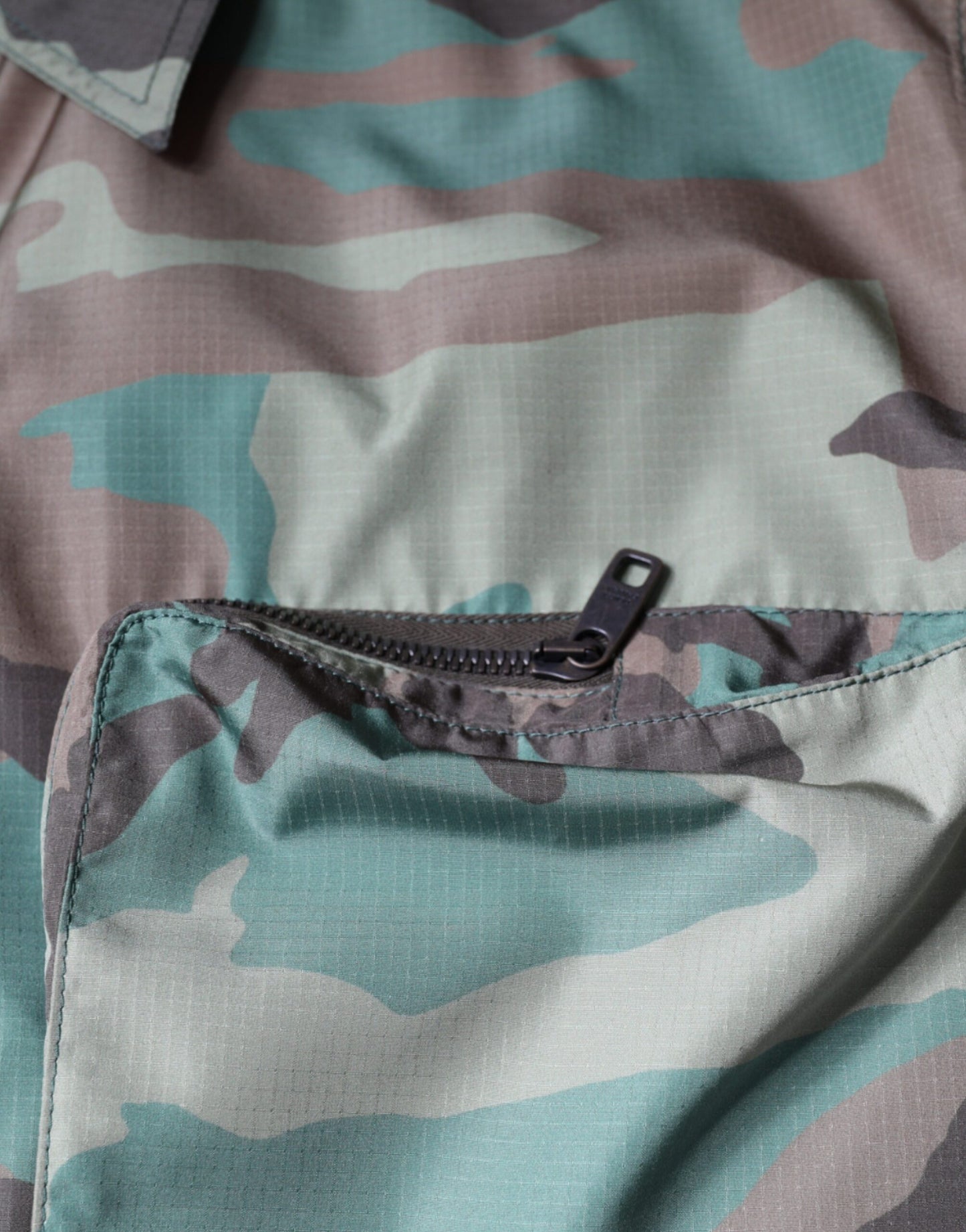 Dolce &amp; Gabbana Mehrfarbiges Camouflage-Hemd mit Knopfleiste