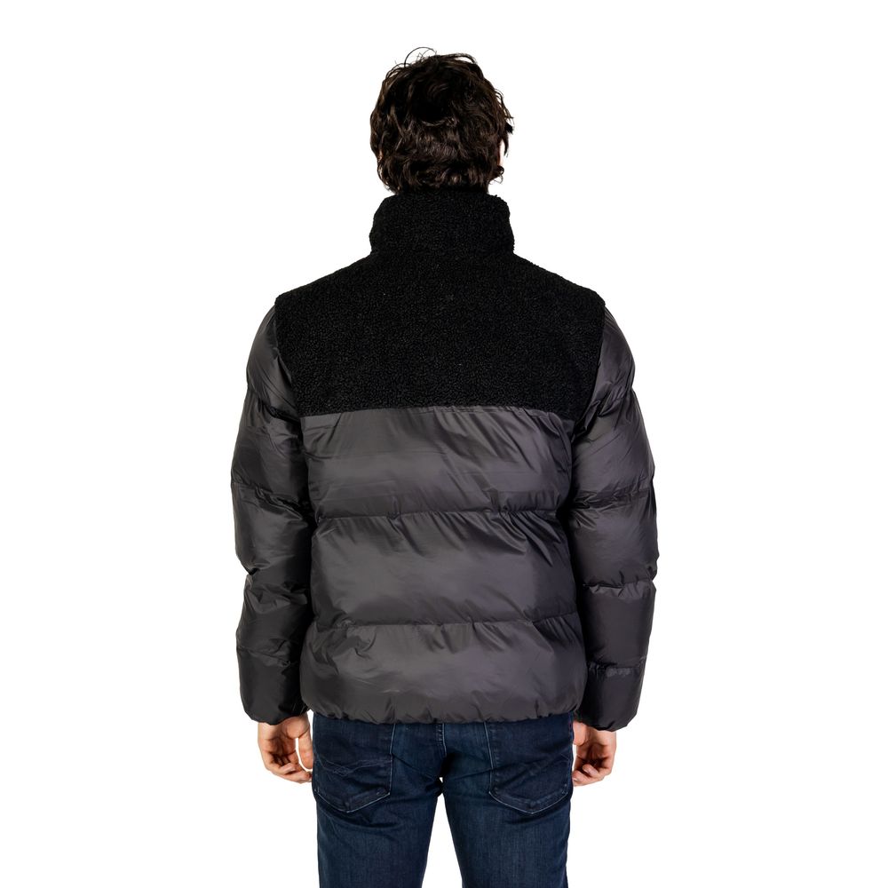 Calvin Klein Jeans – Schwarze Jacken und Mäntel aus recyceltem Polyester