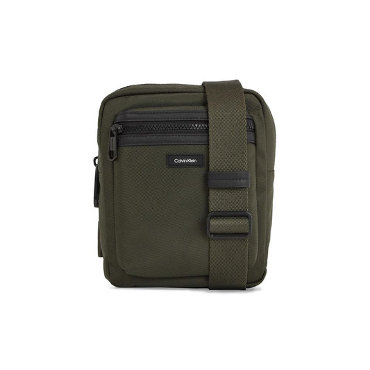 Calvin Klein – Grüne Kuriertasche aus recyceltem Polyester
