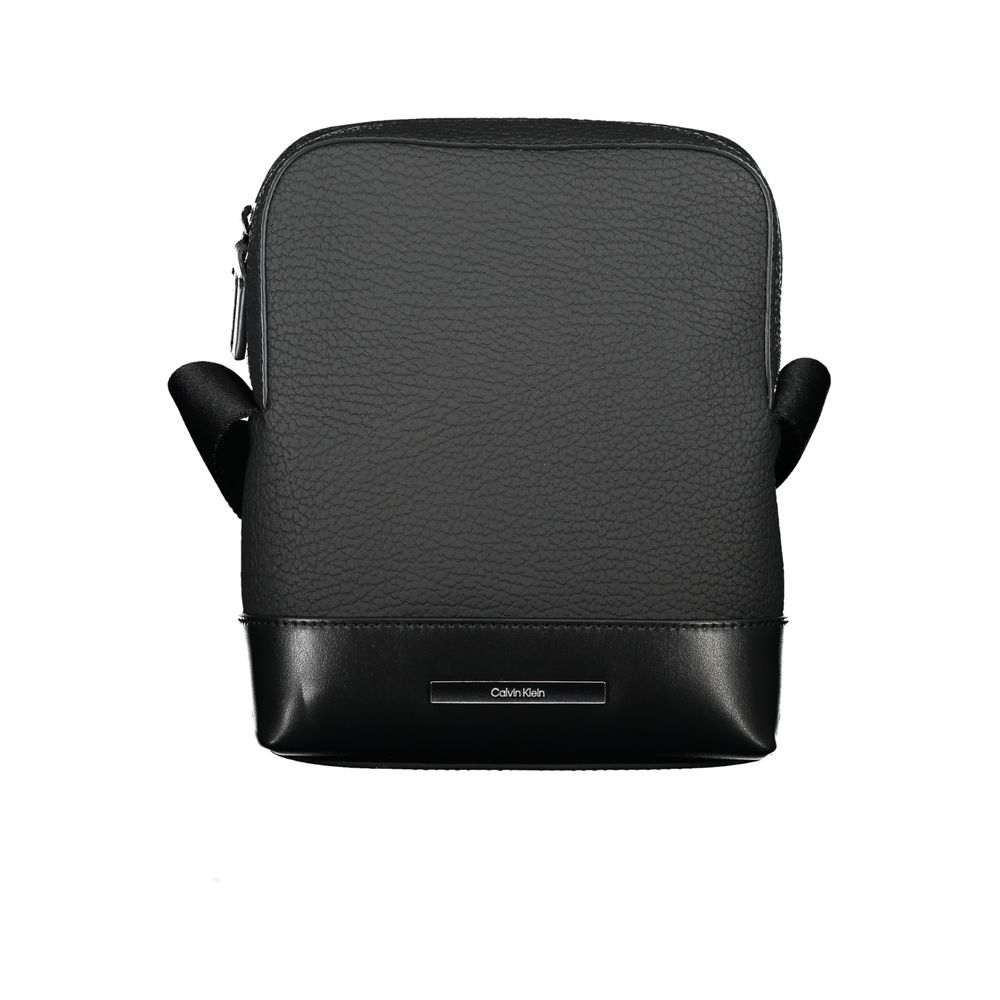 Calvin Klein – Elegante schwarze Umhängetasche mit kontrastierenden Details