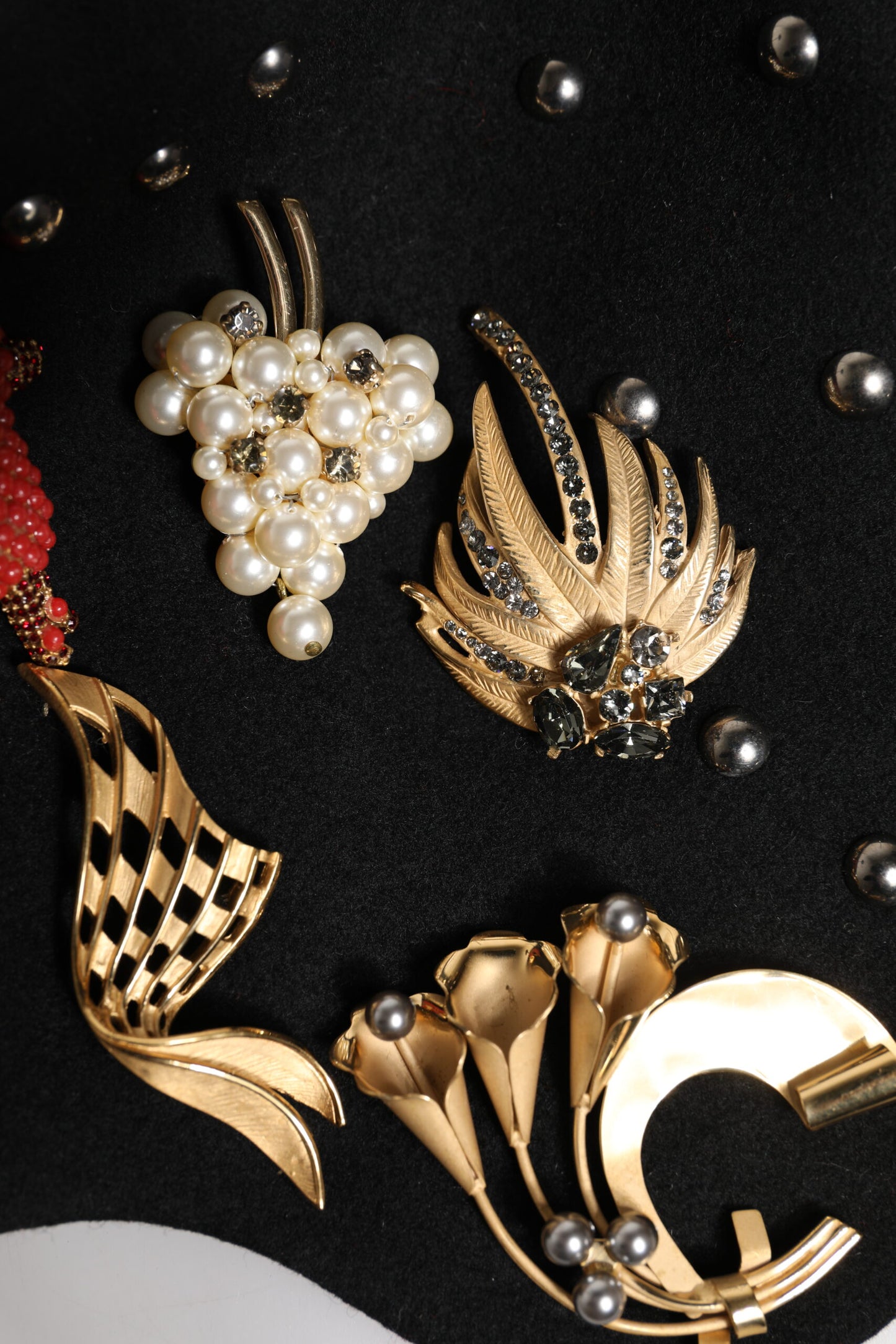 Dolce &amp; Gabbana – Glockenhut aus schwarzer Wolle mit mehrfarbigen Verzierungen