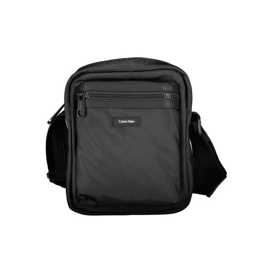 Calvin Klein – Elegante, schwarze, recycelte Schultertasche