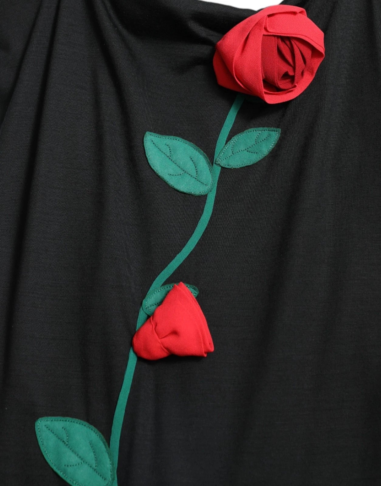 Dolce &amp; Gabbana – Ärmelloses Kleid aus schwarzer Wolle mit Rosenapplikation